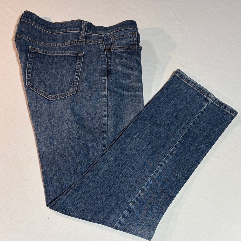 JCPenney Women's Slim Straight Leg Stretch Blue Jeans 32/14 - Picture 1 of 16